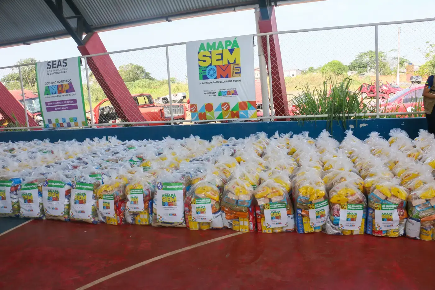 Cutias do Araguari recebe ação de entrega de kits alimentares com apoio federal e estadual