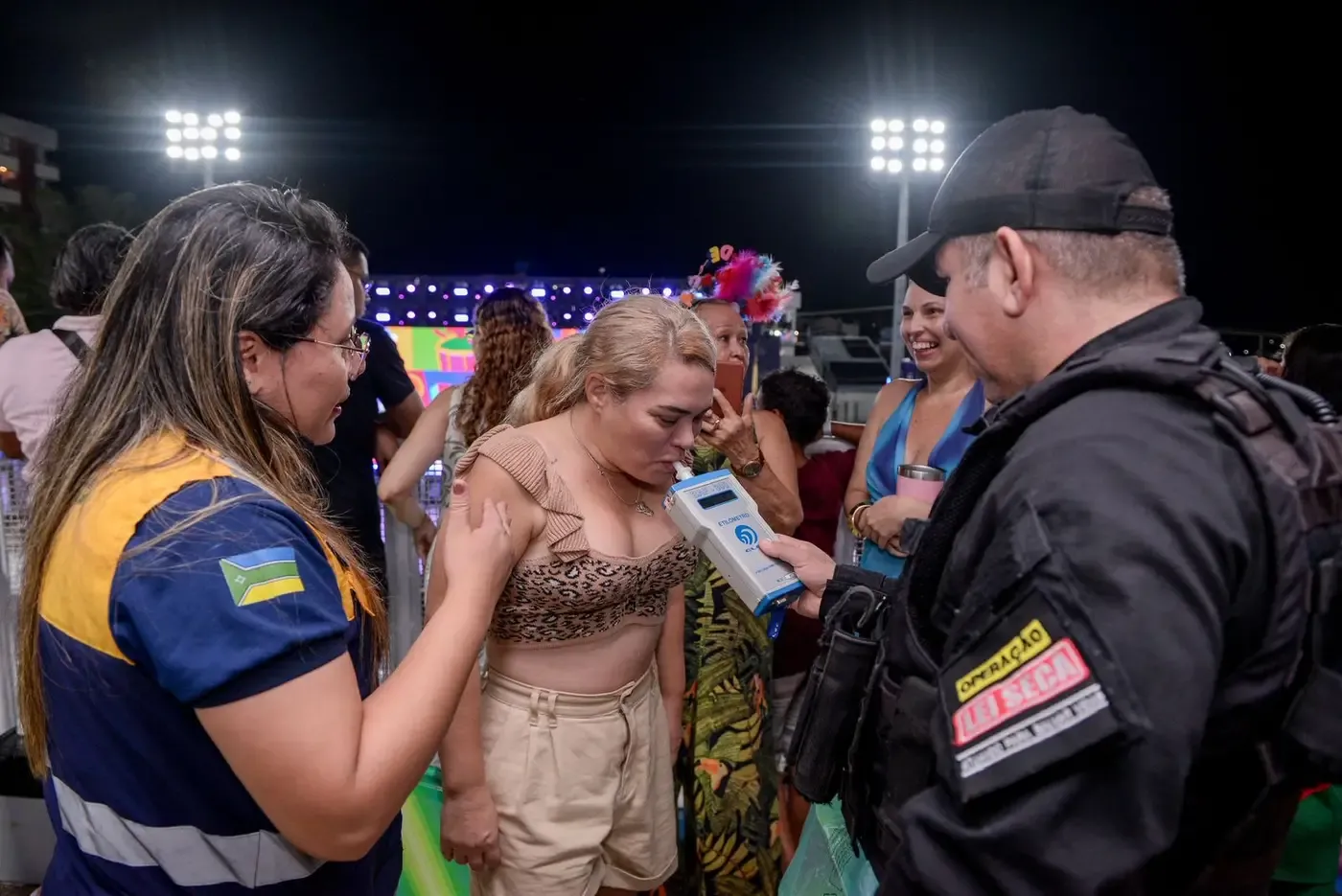 Detran-AP leva educação no trânsito ao Sambódromo de Macapá no primeiro dia de desfiles