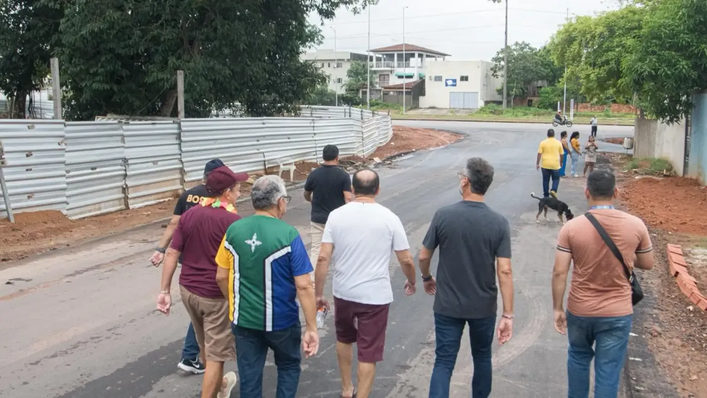 Governador Clécio vistoria ajustes finais da pavimentação asfáltica do bairro Alvorada e conexão com Rodovia do Centenário