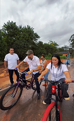 Carol destaca avanços nas obras de pavimentação no bairro Aeroporto 