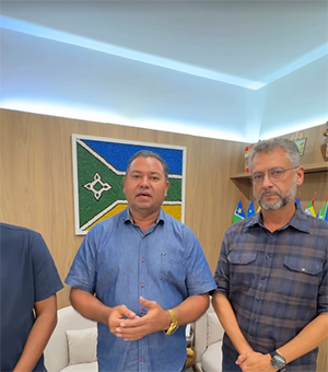 Clécio Luís promete envio de máquinas ao distrito do Lourenço após a Páscoa