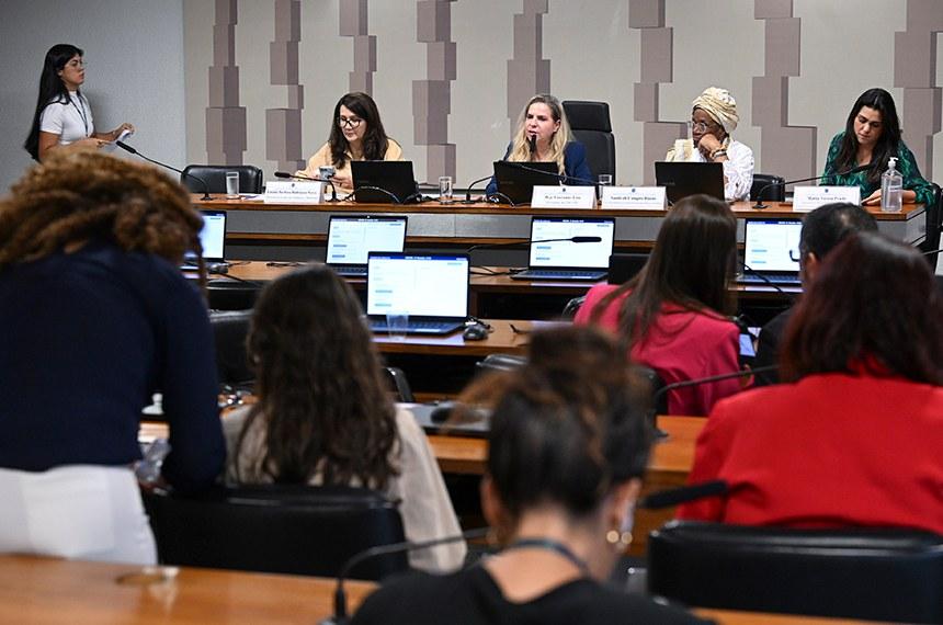 Em 2025, pelo menos 1.248 homens assassinaram mulheres no Brasil