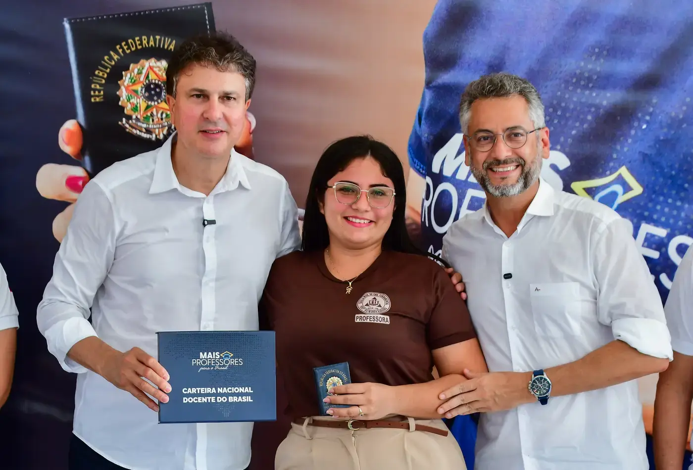 Em Afuá, Clécio celebra carteiras do MEC para docentes e destaca avanços da educação na Amazônia