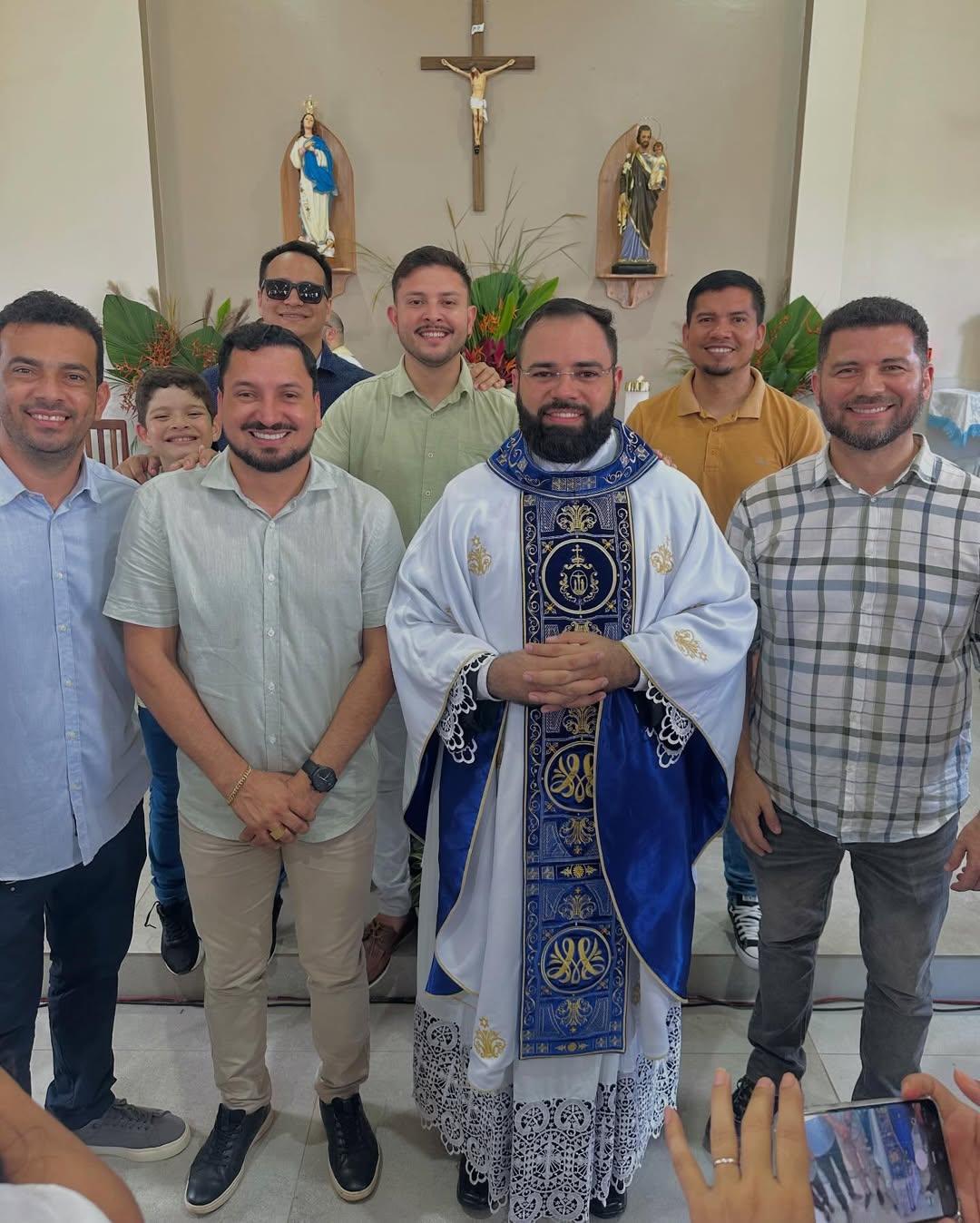 Ferreira Gomes celebra criação de nova paróquia e posse do primeiro pároco