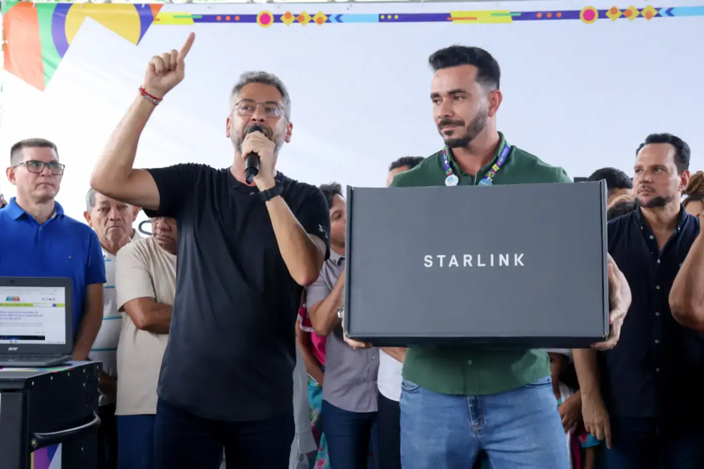 Governo do Amapá acelera metas e entrega escola moderna em Anauerapucu, equipada com tecnologia e internet via satélite.
