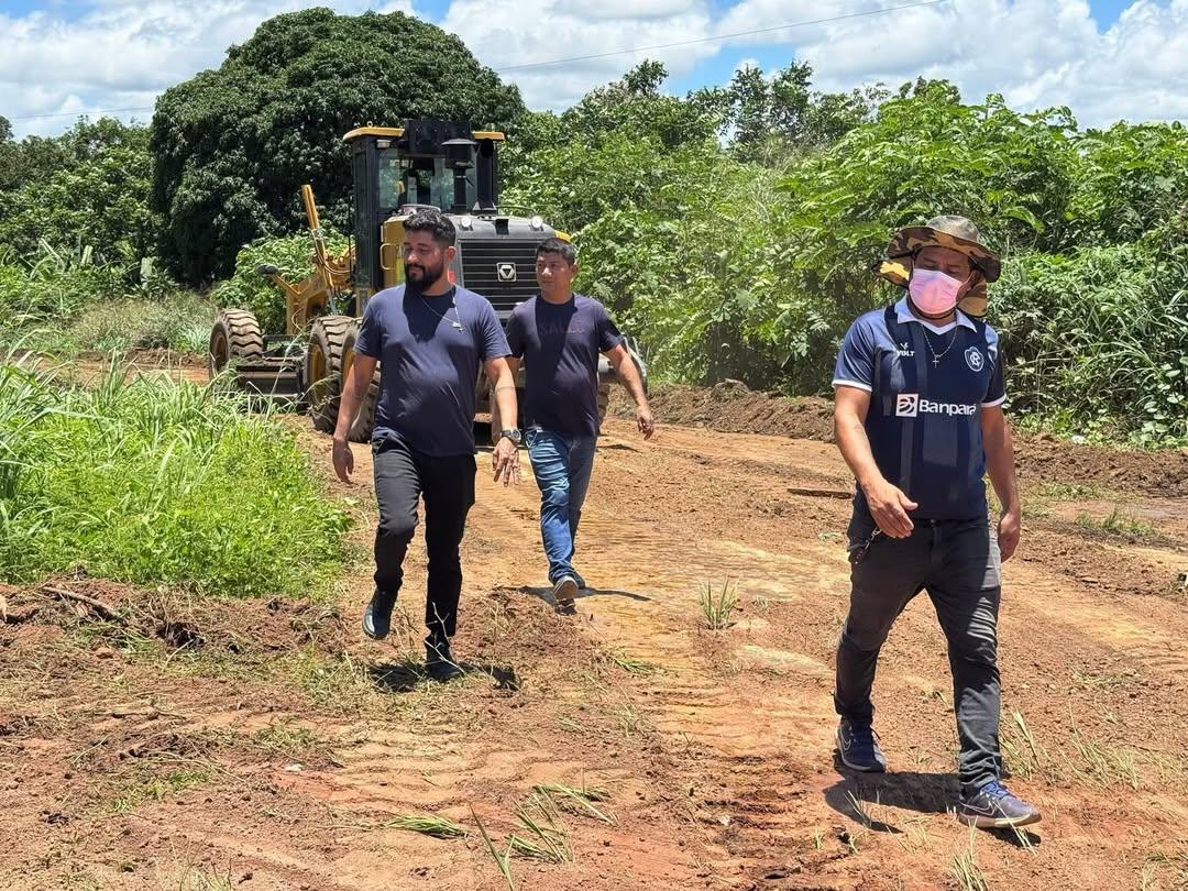 Mazagão intensifica recuperação de vias e reforça mobilidade em ramais e bairros do município