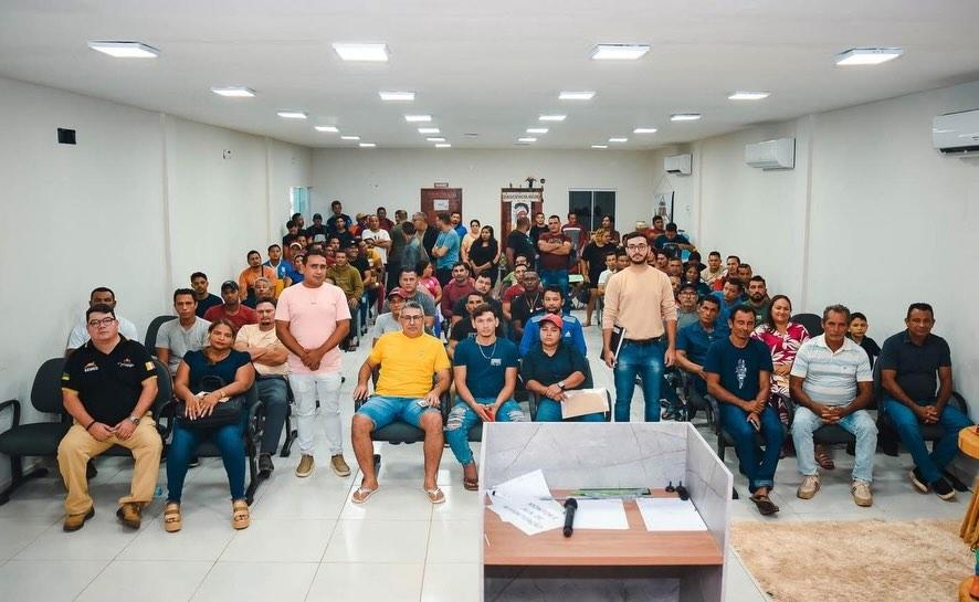 Mazagão reúne catraieiros e reforça organização do transporte fluvial de estudantes