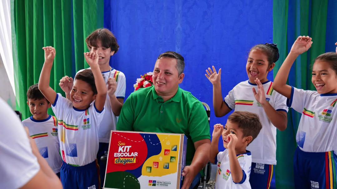 Pedra Branca entrega 1.800 kits escolares e reforça apoio às famílias no início do ano letivo
