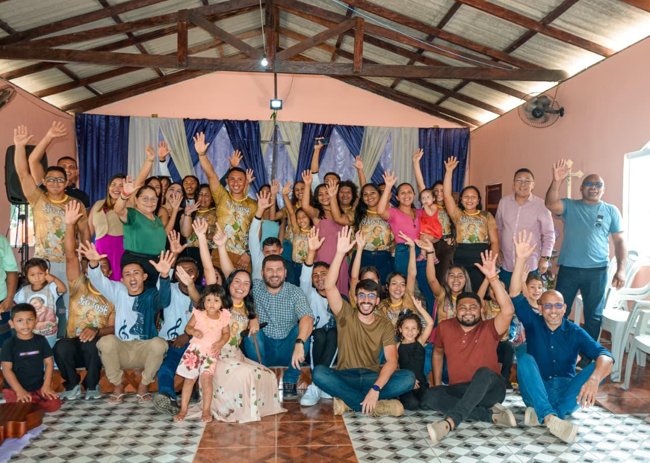 Prefeito Chico Nó participa de festividade religiosa em comunidade e reforça valorização das tradições locais
