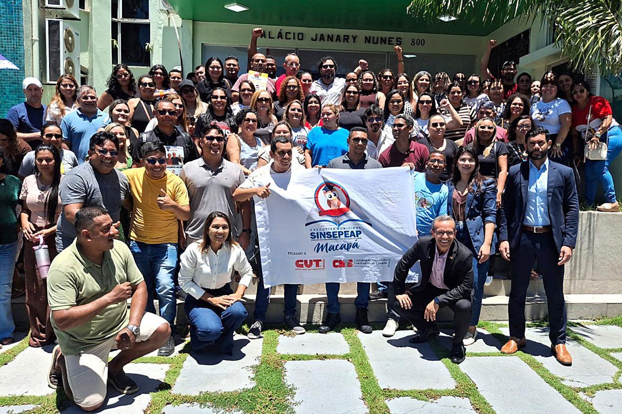Prefeito Pedro DaLua anuncia reajuste de 15% para profissionais da educação e paralisação é encerrada