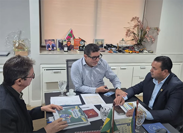 Prefeito Toinho busca apoio da bancada federal em Brasília para projetos no município