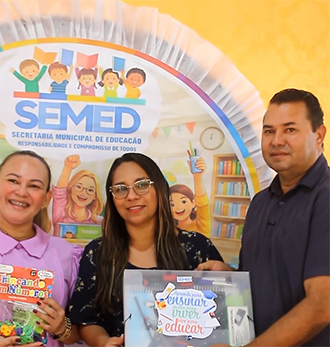 Prefeitura de Calçoene entrega kits a professores em ação de valorização da educação