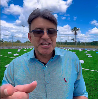 Prefeitura de Pracuúba conclui etapa final da quadra de campo society no Flexal e reforça incentivo ao esporte