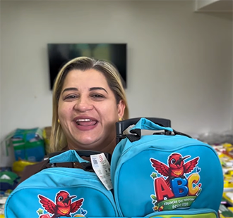 Serra do Navio amplia apoio à educação com entrega de kits, uniformes e possível distribuição de tênis