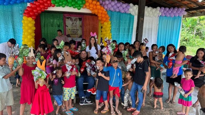 Ação de Páscoa leva alegria a mais de 600 crianças na Perimetral Norte, em Pedra Branca do Amapari