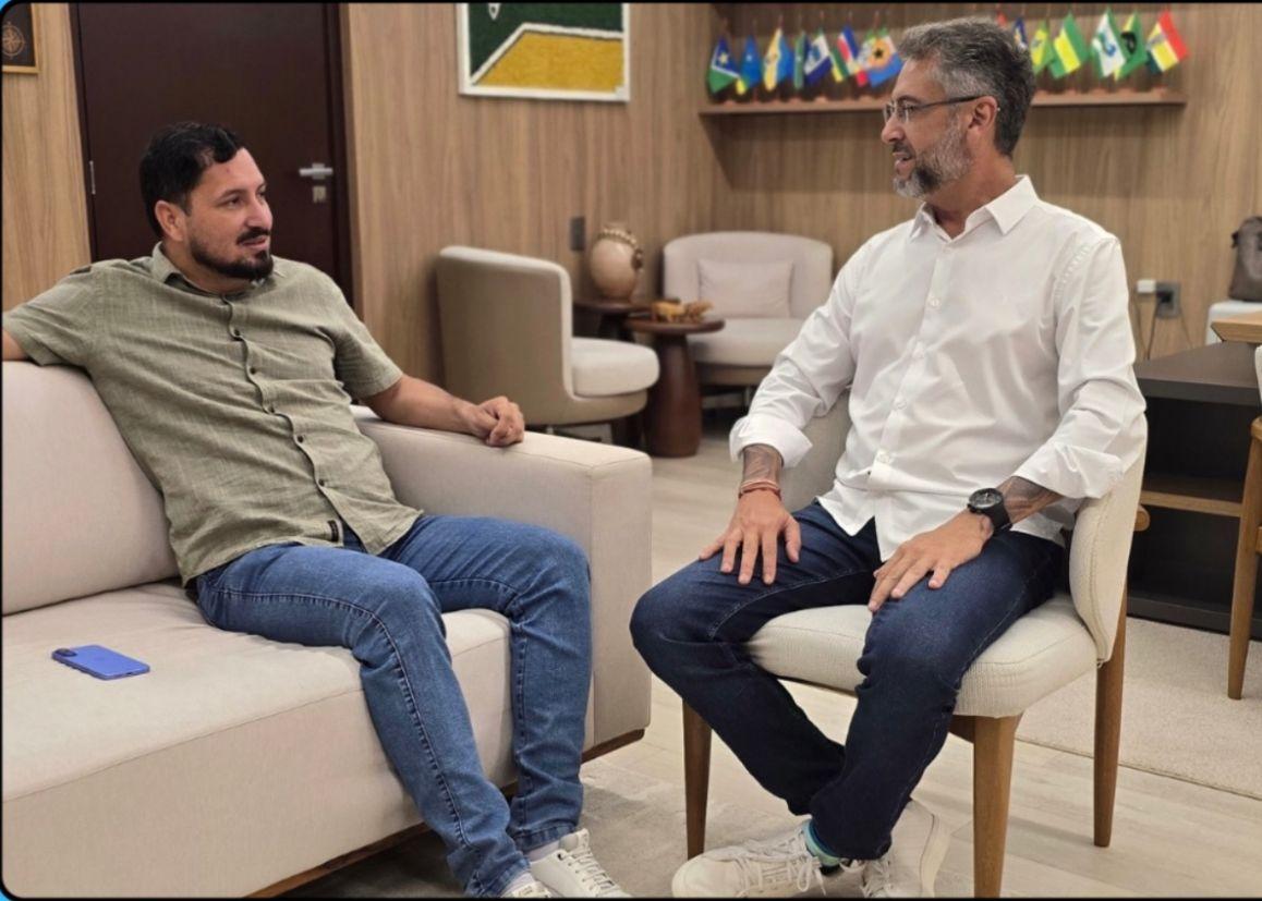 Clécio Luís reforça gestão municipalista em reunião com prefeito Alessandro Brazão