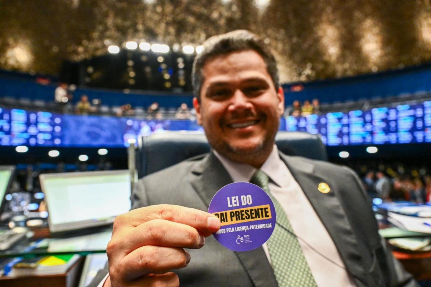 Davi Alcolumbre destaca pacote de medidas do Senado para proteger mulheres aprovado em março