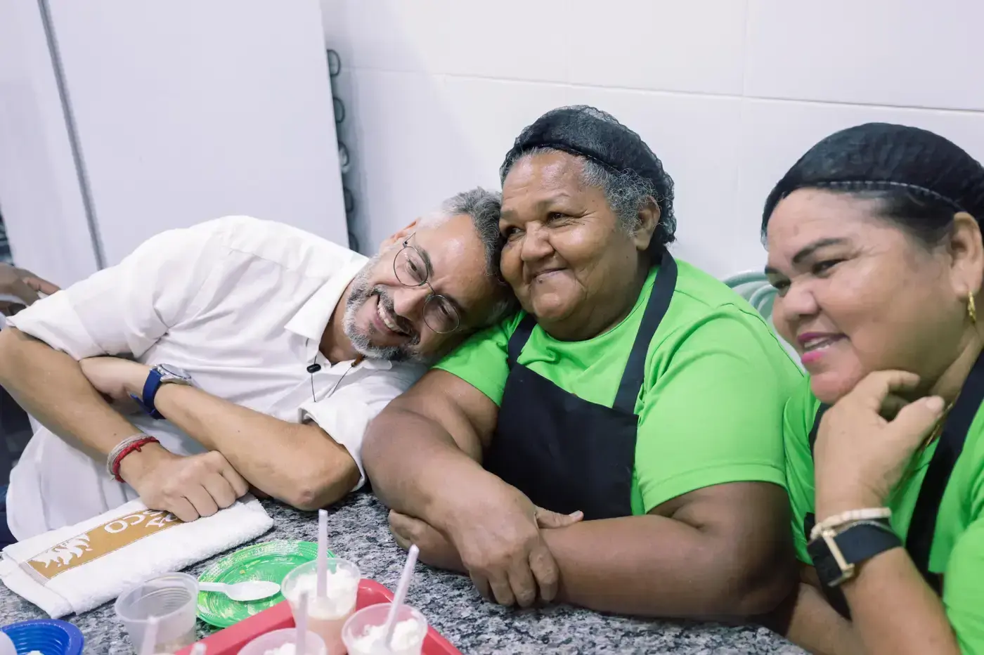 Governador Clécio anuncia pagamento inédito de auxílio-alimentação para funcionários da UDE