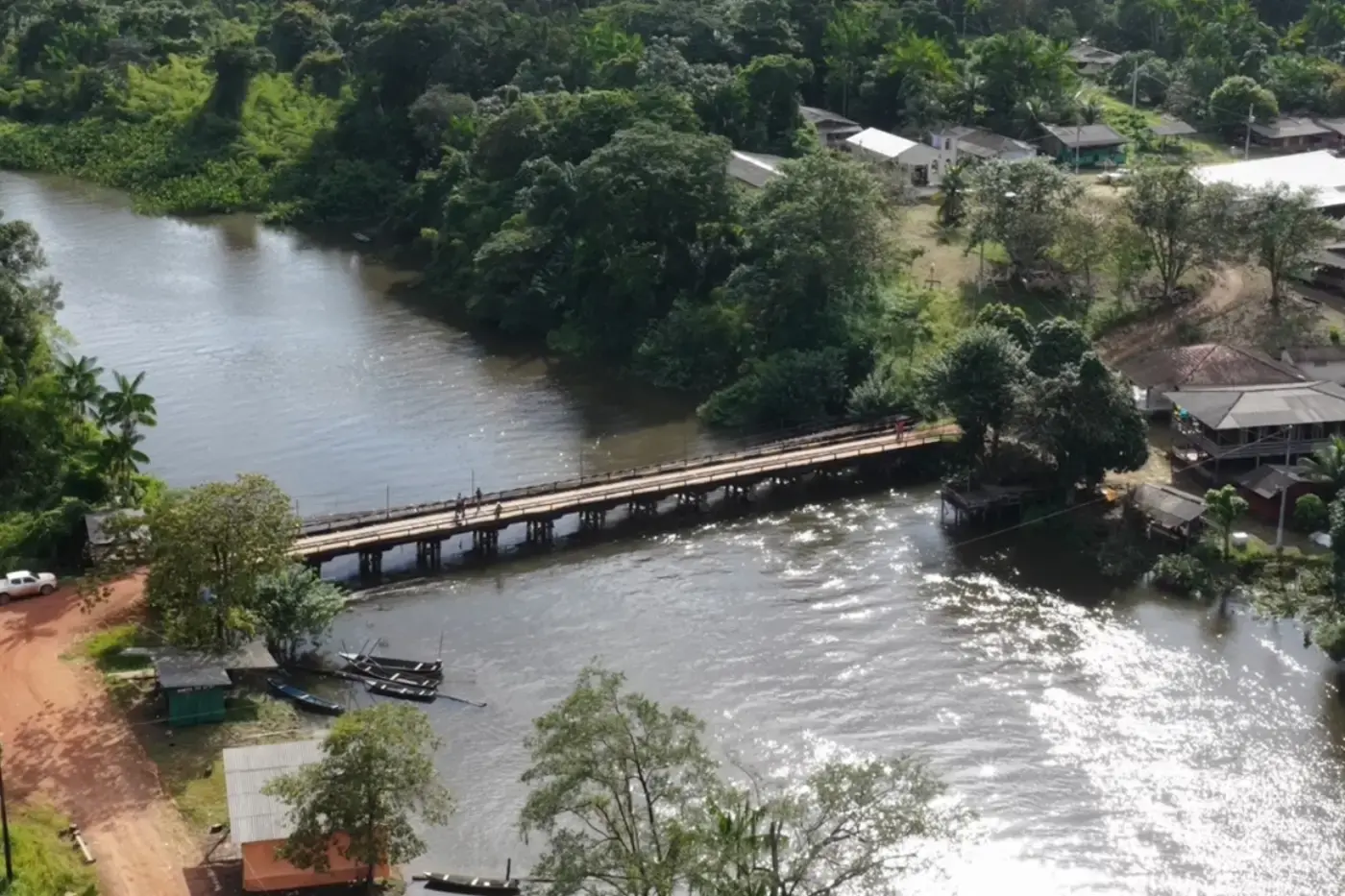 Governo entrega 14 pontes e garante acesso seguro à vila histórica do Cunani, em Calçoene