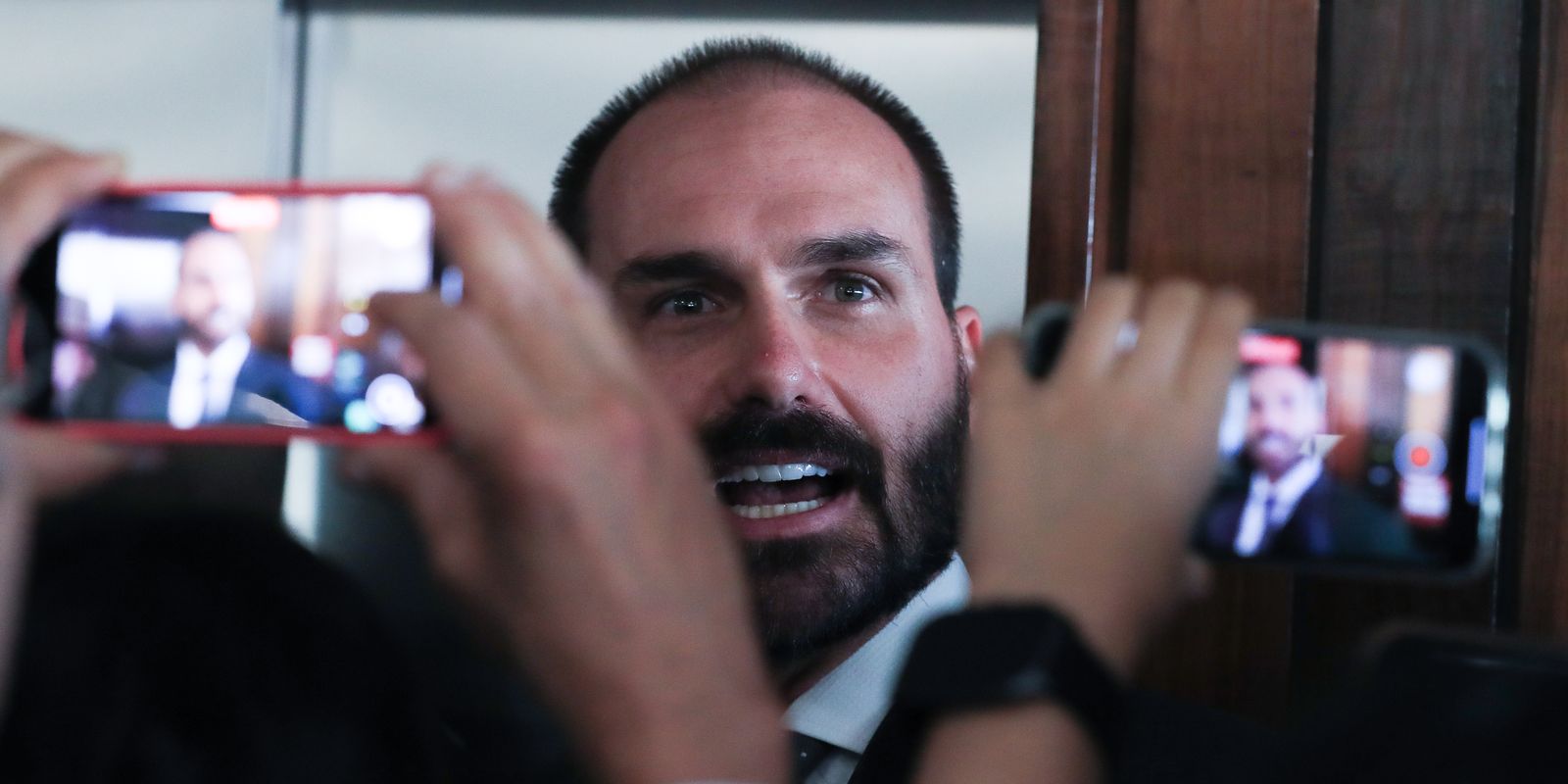 Moraes marca depoimento de Eduardo Bolsonaro em processo no STF 