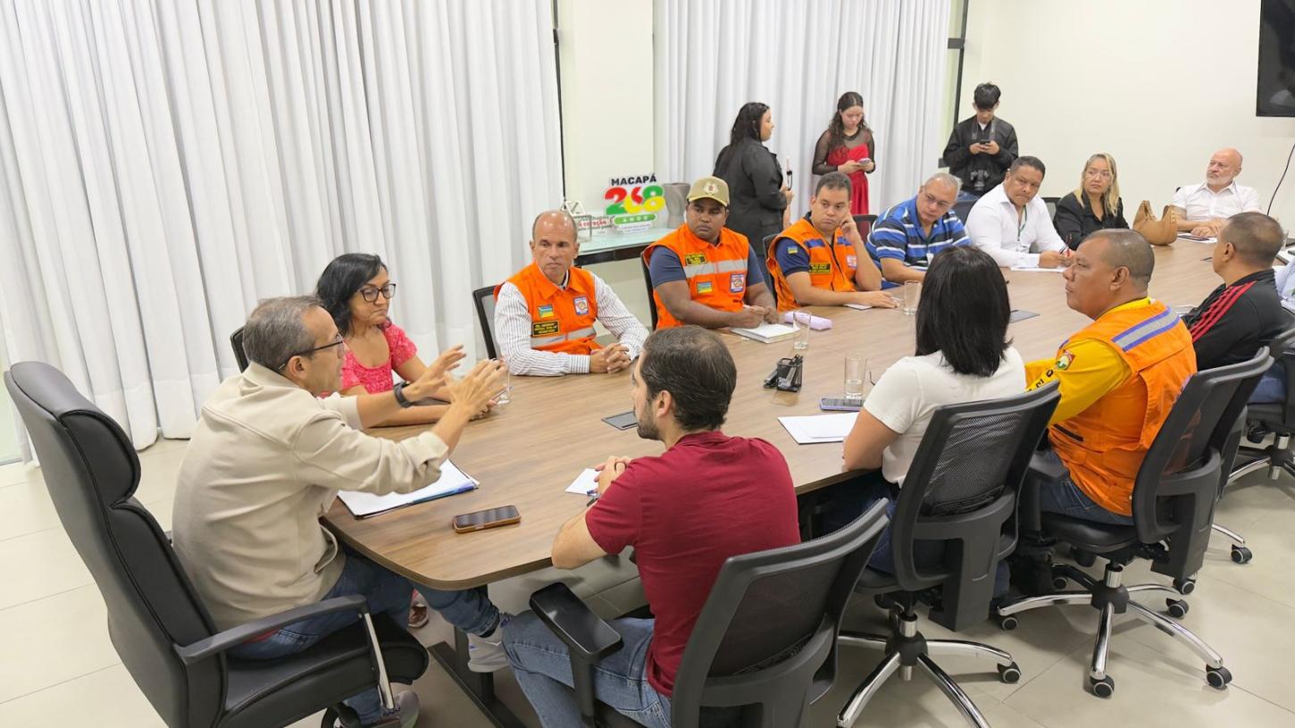 Prefeito de Macapá cria grupo emergencial para estudo e decretação de situação de emergência devido às fortes chuvas