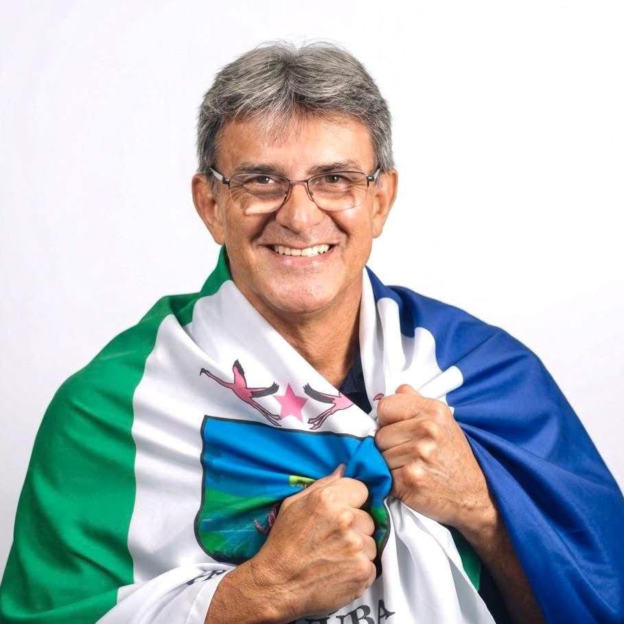 Prefeito Júnior Leite anuncia reajuste salarial e avanço em direitos da categoria docente