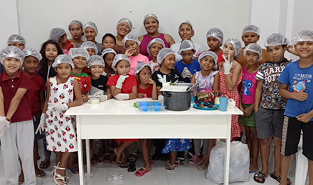 Prefeitura de Cutias abre programação de Páscoa com oficina de ovos para crianças do Serviço de Convivência