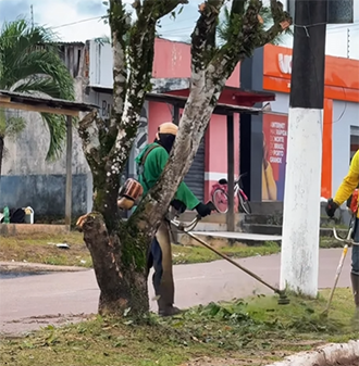 Prefeitura de Porto Grande intensifica serviços de limpeza urbana e podagem de árvores