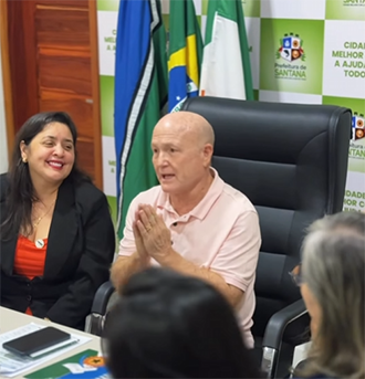 Prefeitura de Santana empossa novos gestores escolares e reforça gestão democrática na educação