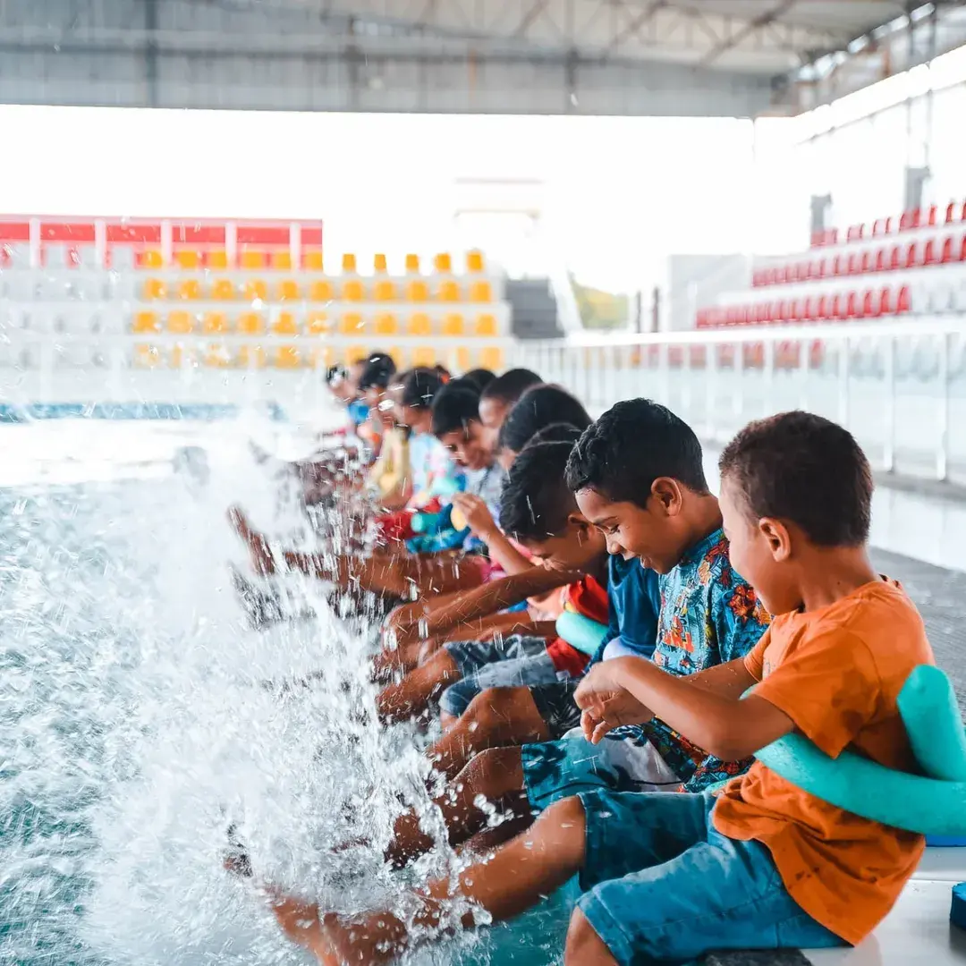 Projeto de natação fortalece educação integral e beneficia estudantes na Arena Didico Gama