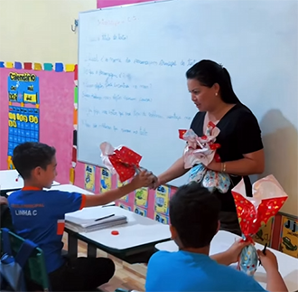 Visitas de Páscoa levam carinho a estudantes da zona rural de Porto Grande