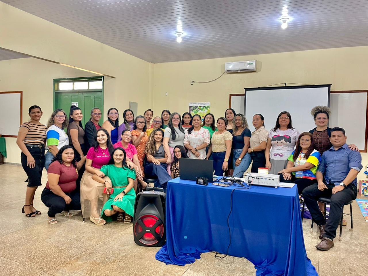 Vitória do Jari inicia Ciclo 2026 do Programa Criança Alfabetizada com formação estratégica