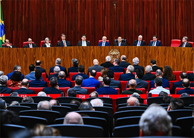 Alcolumbre prestigia posse de Nunes Marques no TSE