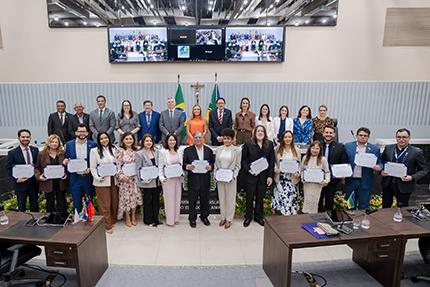 Auditores do TCE-AP são homenageados em sessão solene no Parlamento amapaense
