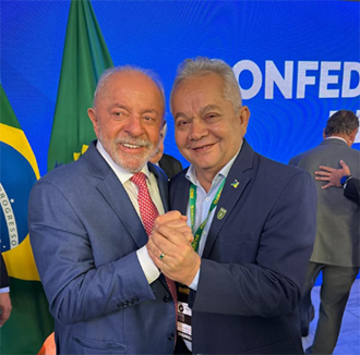 Carlos Sampaio participa de encontro com Lula no Palácio do Planalto durante Marcha dos Municípios