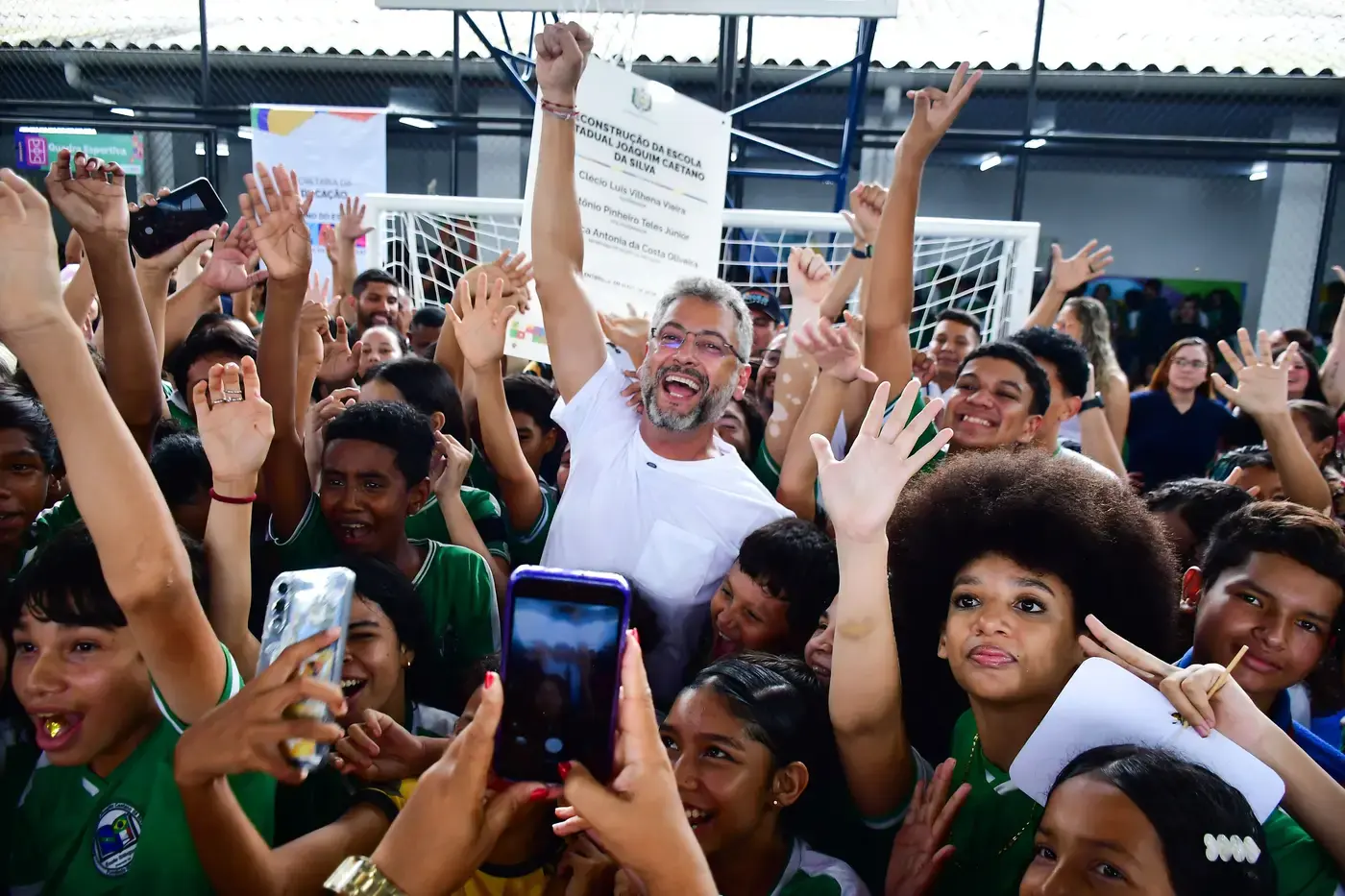 Clécio entrega a 45ª unidade de ensino do Amapá: 'presente incrível para a educação de Oiapoque'