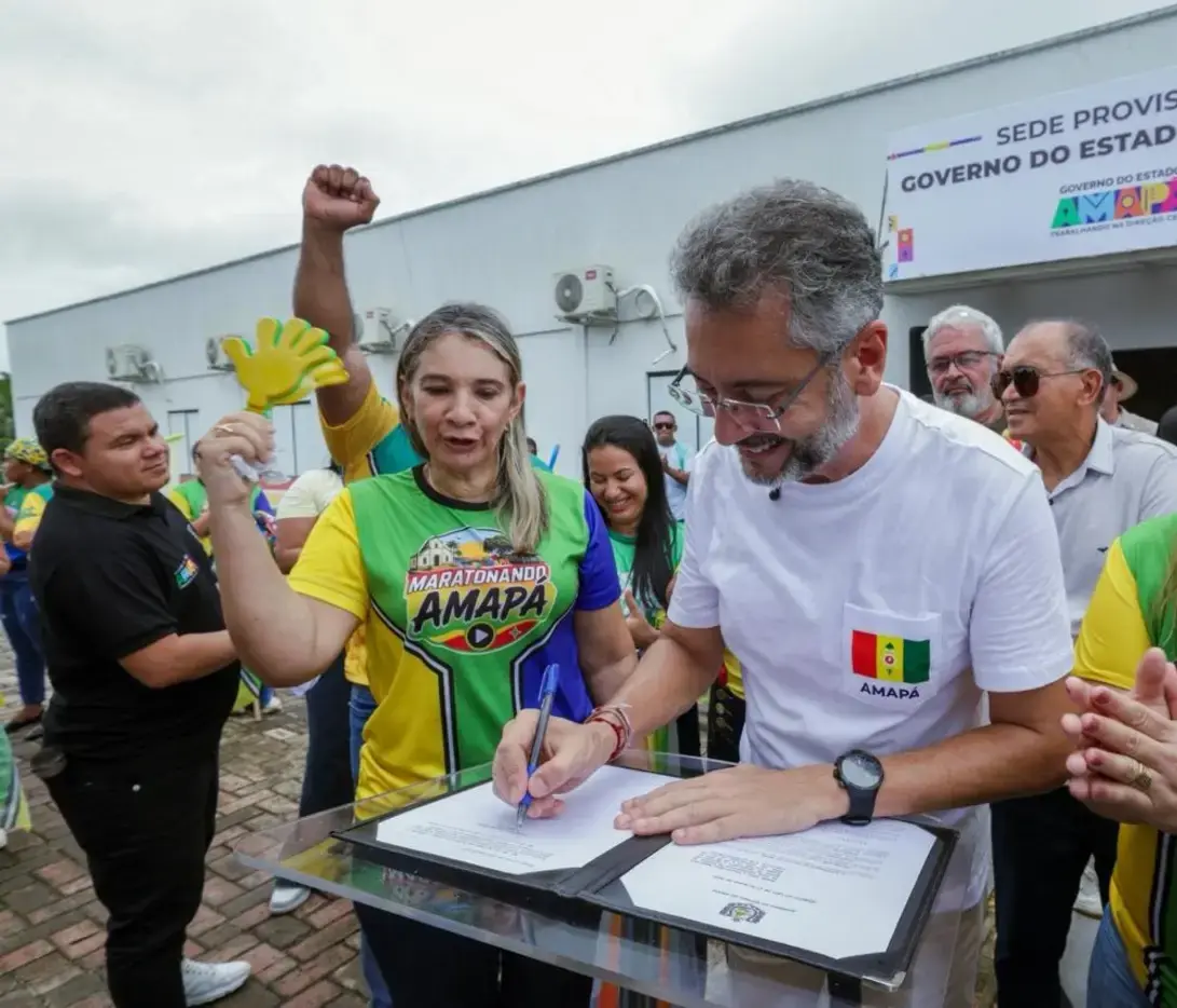 Clécio faz entregas e formaliza transferência simbólica da sede do governo para o Amapá 