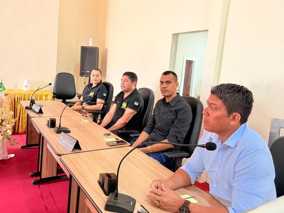 Educação de Itaubal apresenta avanços e desafios em reunião com vereadores