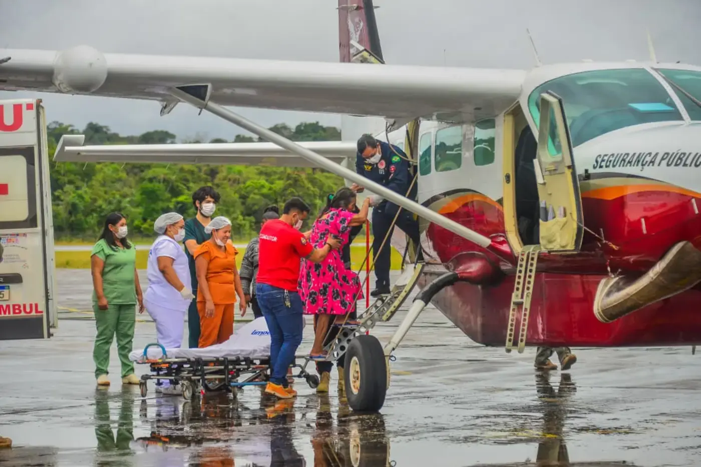 Governo do Amapá realiza transferência aeromédica de três pacientes de Oiapoque para Macapá 