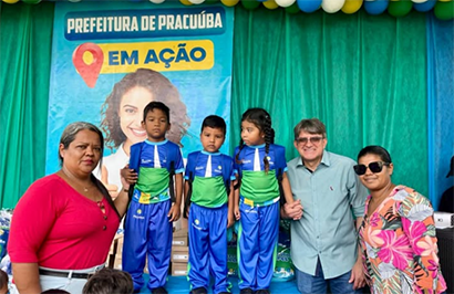 Pracuúba entrega kits escolares completos para alunos da rede municipal
