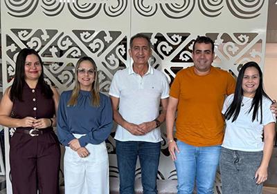 Prefeito de Cutias busca investimentos em agenda com Waldez Góes