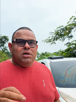 Prefeito Elielson visita assentamento do Munguba e ouve moradores sobre condições da estrada