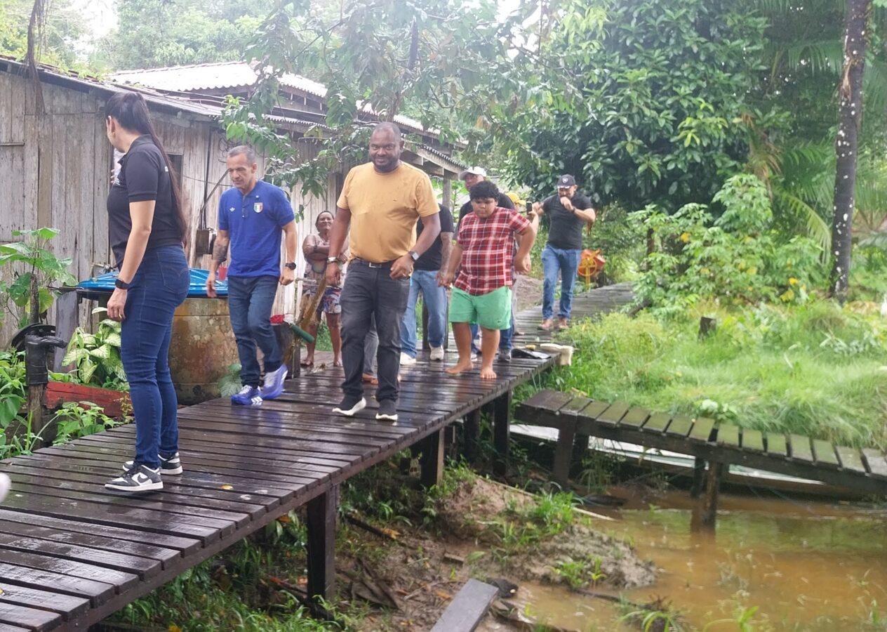 Prefeito Pedro DaLua leva escuta ativa à Comunidade Quilombola São João do Matapi