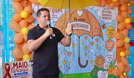 Vitória do Jari realiza caminhada do Maio Laranja em defesa da infância