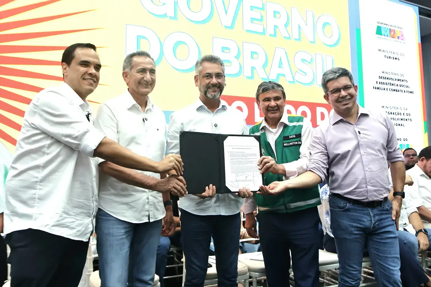 Clécio lidera agenda com ministros e garante novos investimentos para o combate à fome e fortalecimento do turismo