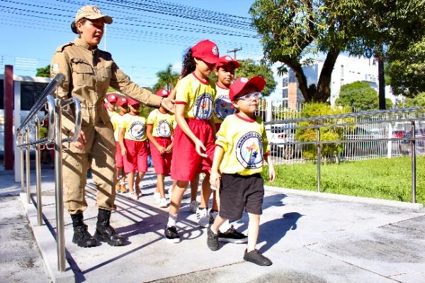 Crianças do projeto Bombeiro Cidadão participam de ação educativa no MP-AP sobre direitos e prevenção às violências