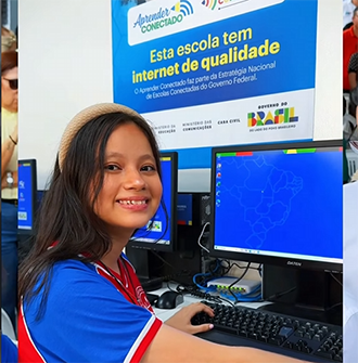 Davi destaca avanço da conectividade com entrega da Infovia 03 no Amapá e investimentos em escola pública