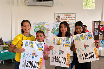 Ferreira Gomes premia estudantes em campanha de proteção a crianças e adolescentes