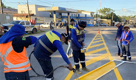 Laranjal do Jari recebe nova sinalização viária em pontos estratégicos