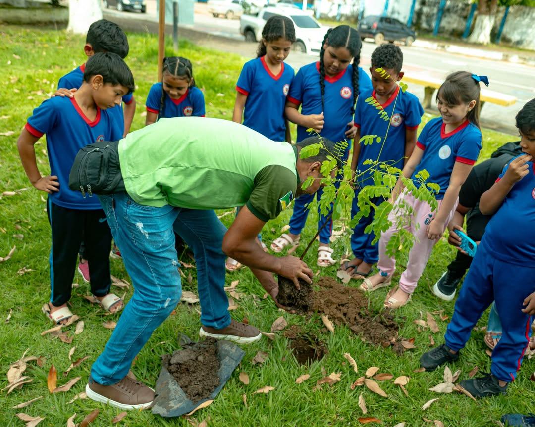 Mazagão realiza ações do Junho Verde com palestra educativa e distribuição de mudas